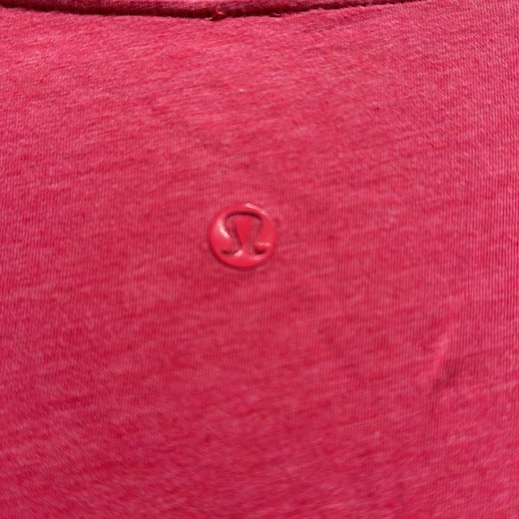 Lululemon classic v neck tee with scoop bottom - Picture 3 of 3